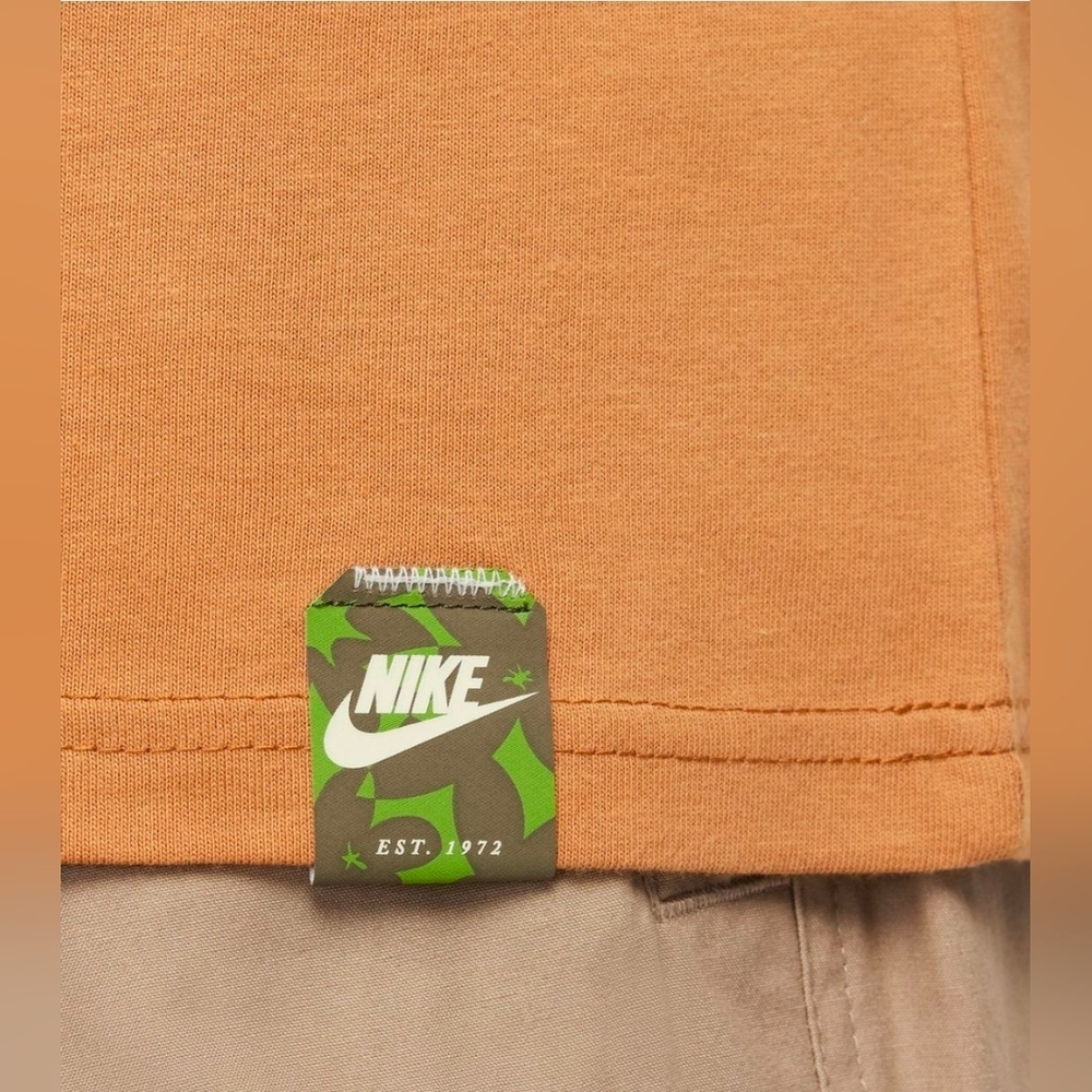 NWT Nike Max90 Croissant Tshirt - Picture 3 of 9